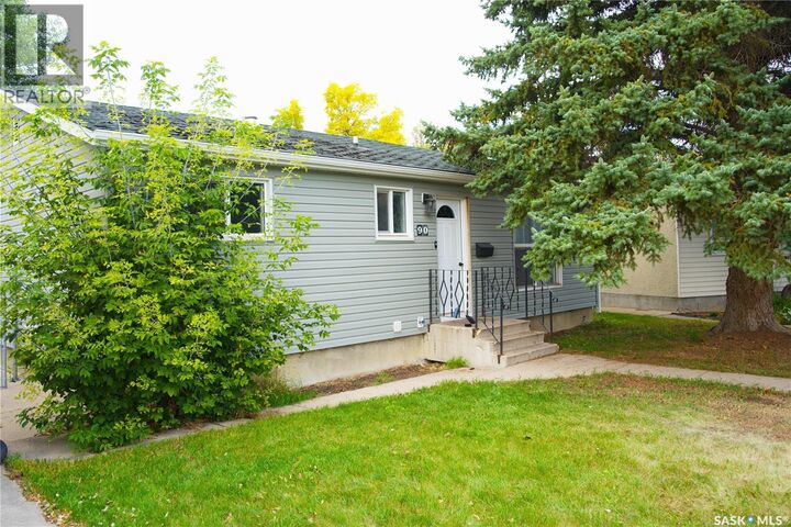 Property Photo: 90 Dominion Crescent SK S7L 4N7