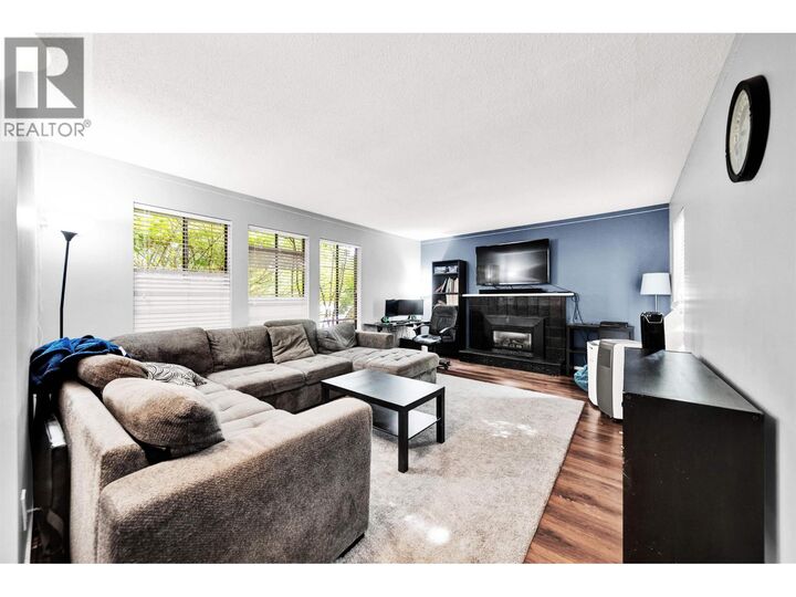 Photo de la propriété:  21022 123 Avenue  BC V2X 4B4 