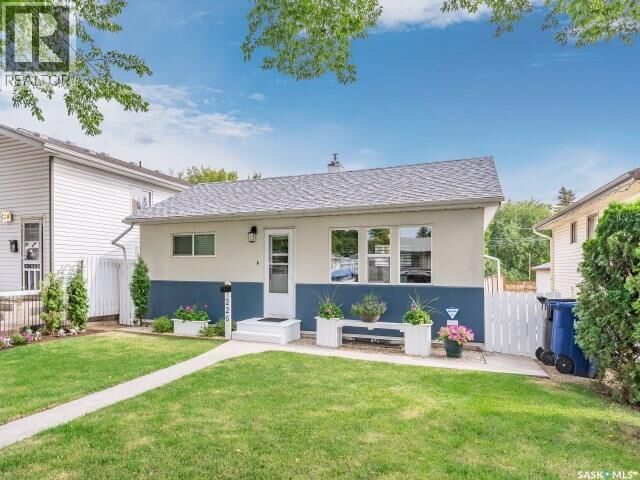 226 Y Avenue S  Saskatoon SK S7M 3J5 photo