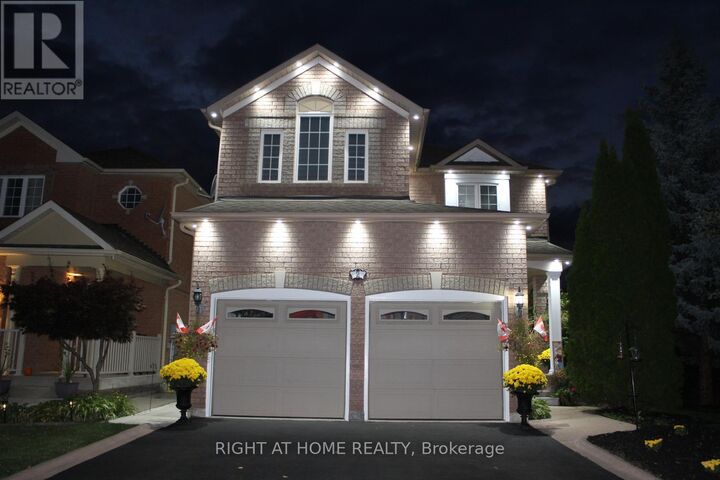 Property Photo: 2 Melrose Gardens ON L7A 1J7