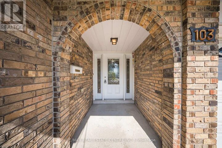 Property Photo: 103 Forest Hill Crescent ON L8K 5V3