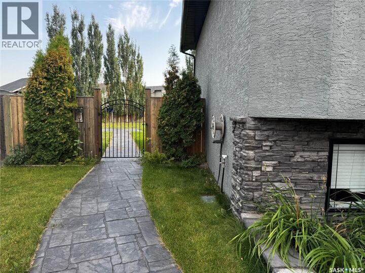 Property Photo: 334 Rempel Bay SK S7T 0J3