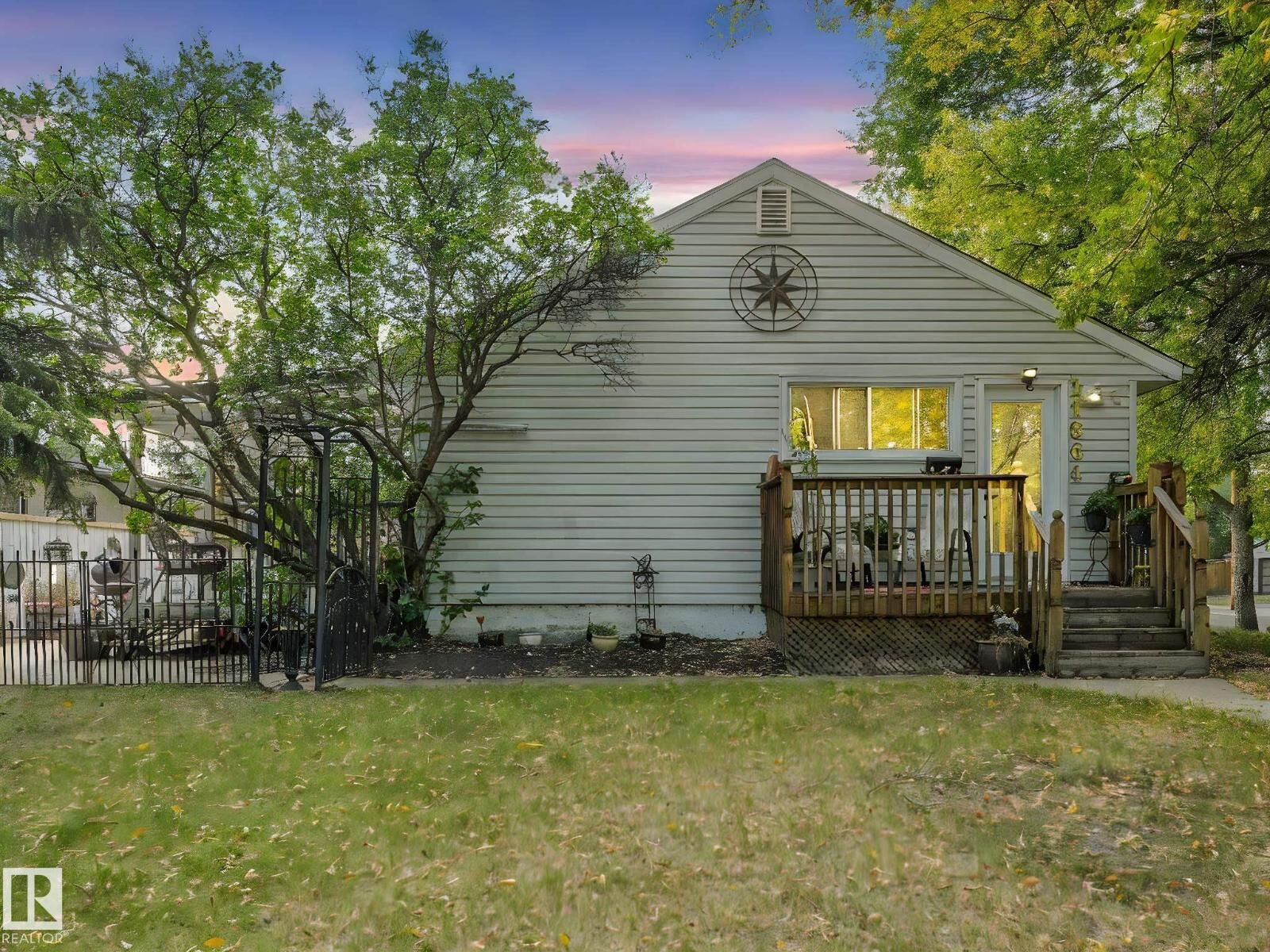 Property Photo:  11864 58 St NW  AB T5W 3W7 