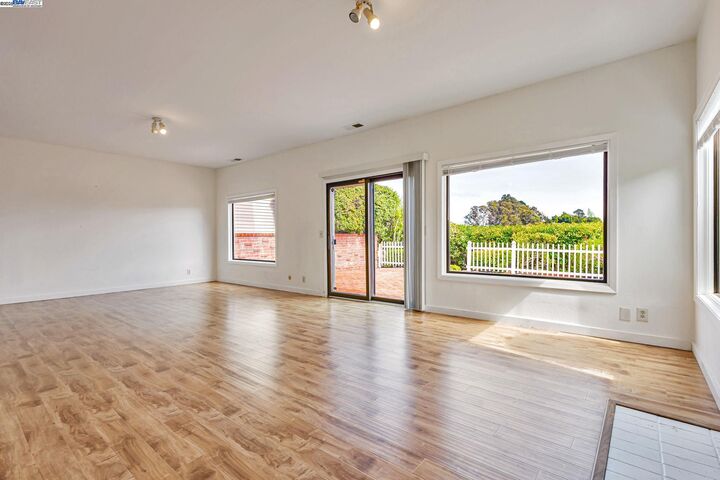 Property Photo:  62 Milland Dr  CA 94941 