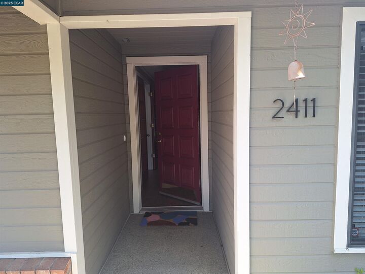Property Photo: 2411 Pinon Ct CA 94553