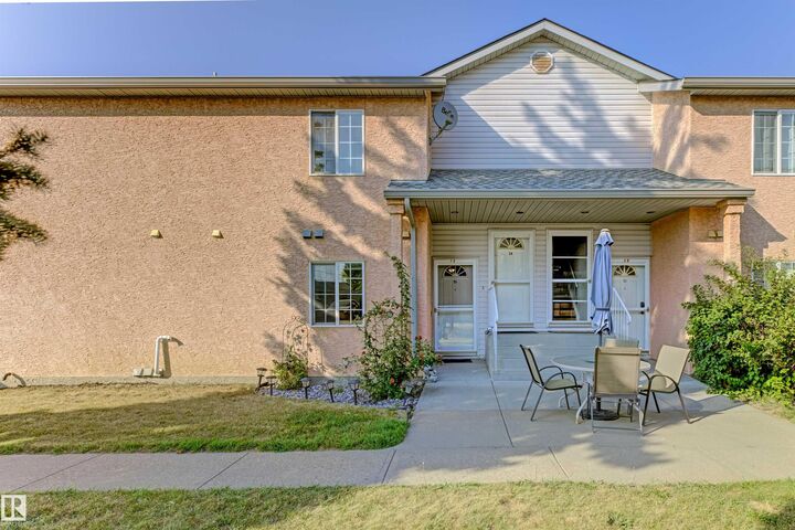 1 Imperial Crescent D  Devon AB T9G 1K3 photo