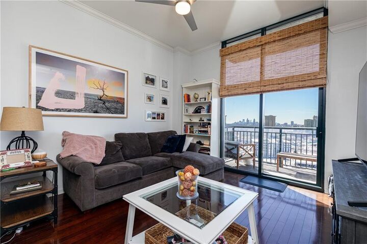 Property Photo:  3040 Peachtree Road NW 1509  GA 30305 