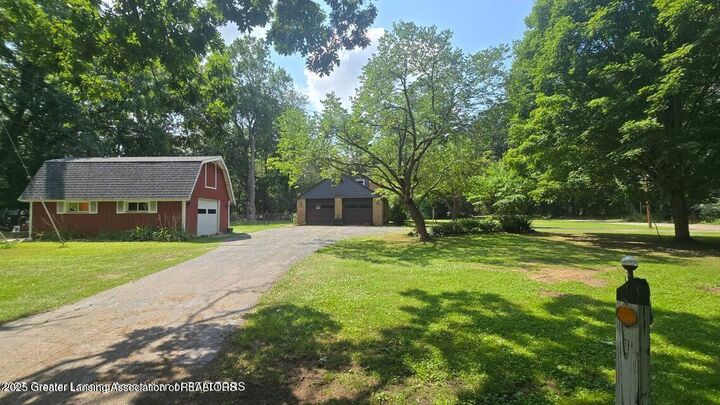 Property Photo:  2409 Hulett Road  MI 48864 