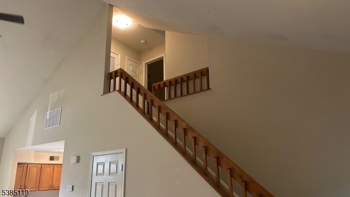 Property Photo:  14 Red Oak Ter  NJ 07438 