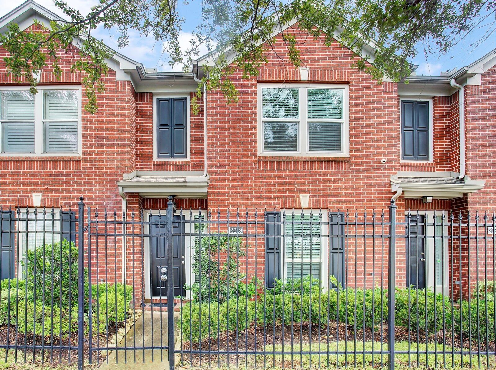 Property Photo:  2219 Runnels Street  TX 77003 