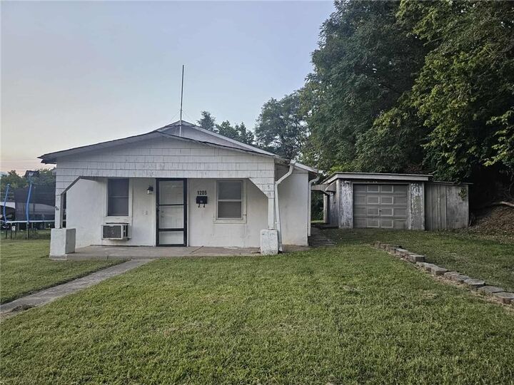 Property Photo: 1205 6th Avenue MO 64505