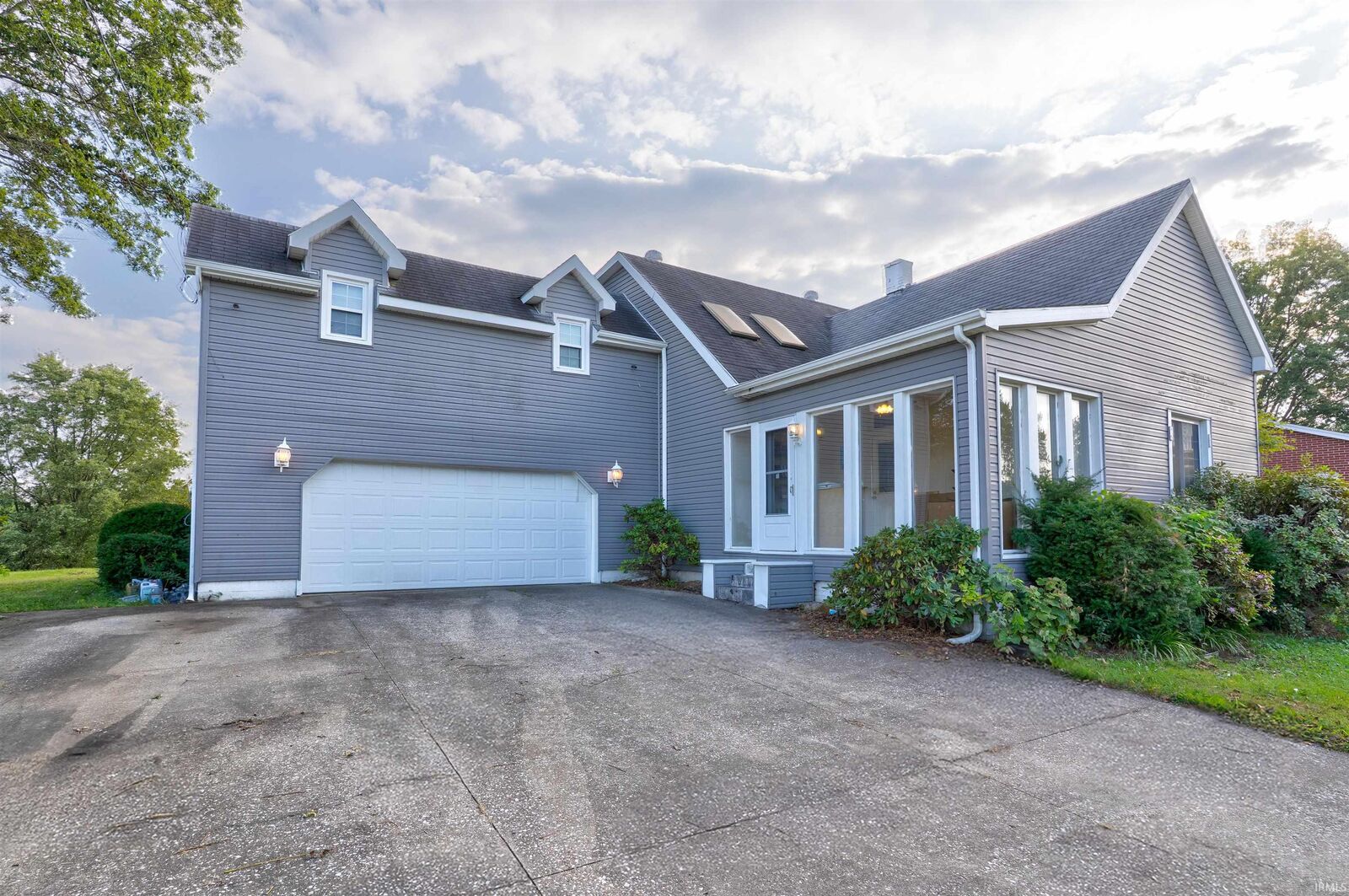 Property Photo: 415 E 1st Avenue IN 47542