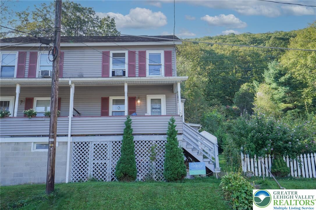Property Photo:  205 Yard Street  PA 18240 