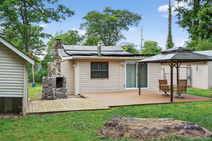 Property Photo:  39 Hillcrest Trail  NY 10950 