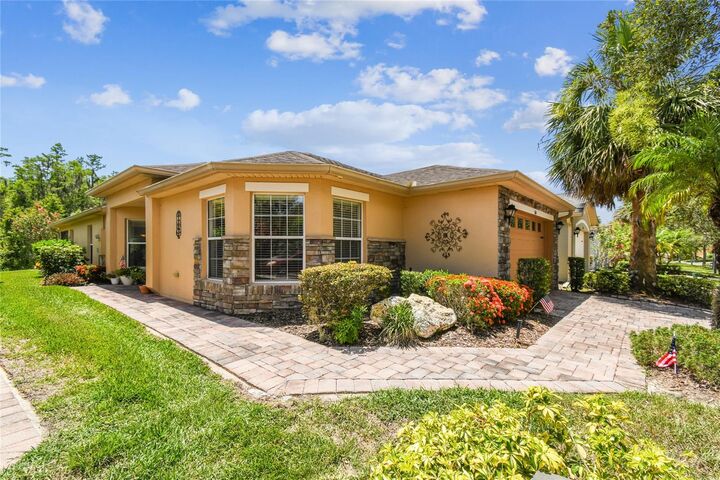 Property Photo:  560 Grand Canal Dr  FL 34759 