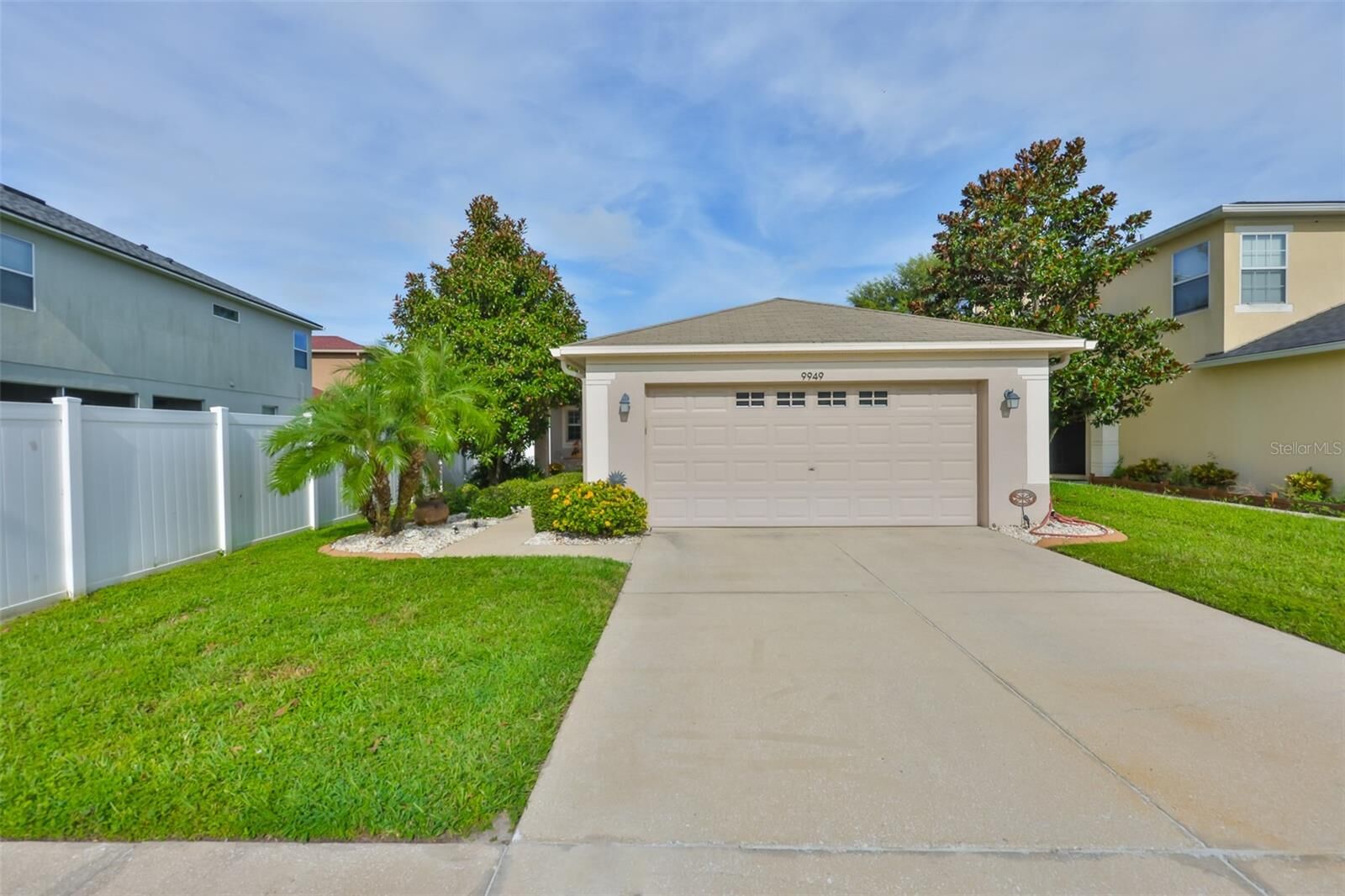 Property Photo:  9949 Landport Way  FL 34638 