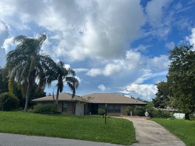 Property Photo: 1417 Ferendina Drive FL 32725