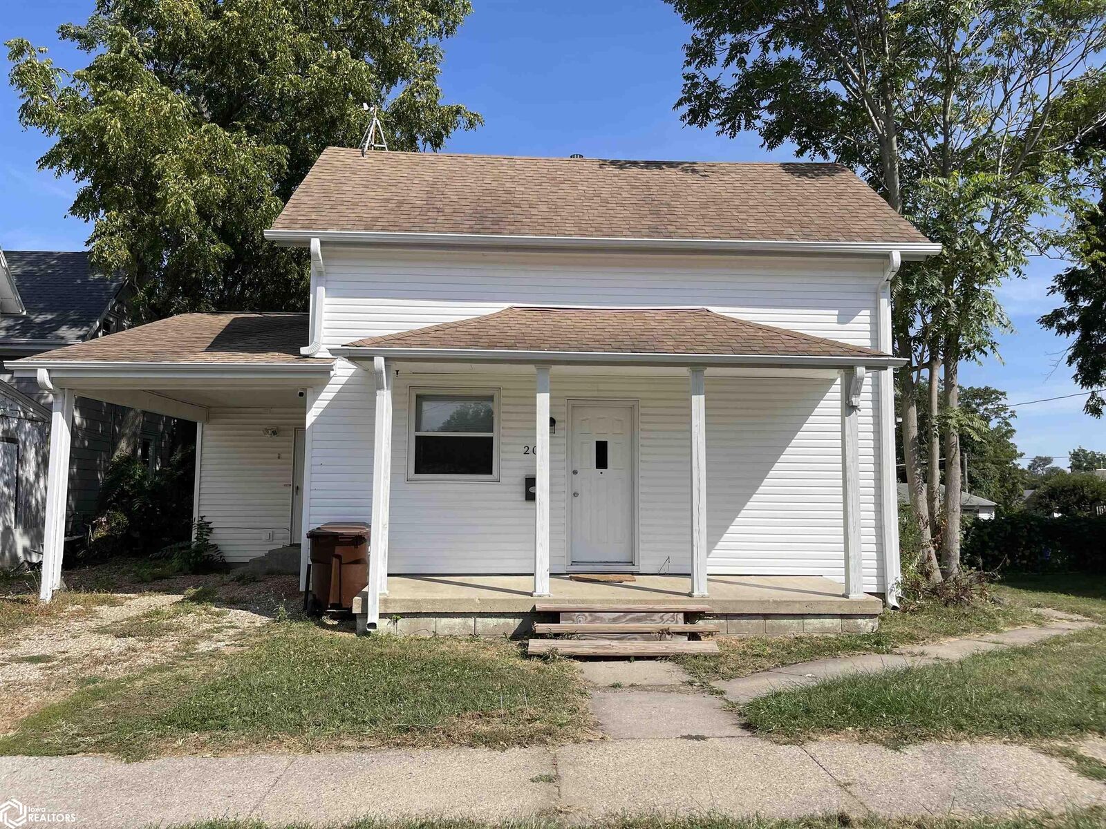 Property Photo:  204 S 5th Street  IA 50158 