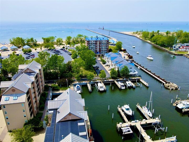 260 Water Street 5E  Saint Joseph MI 49085 photo