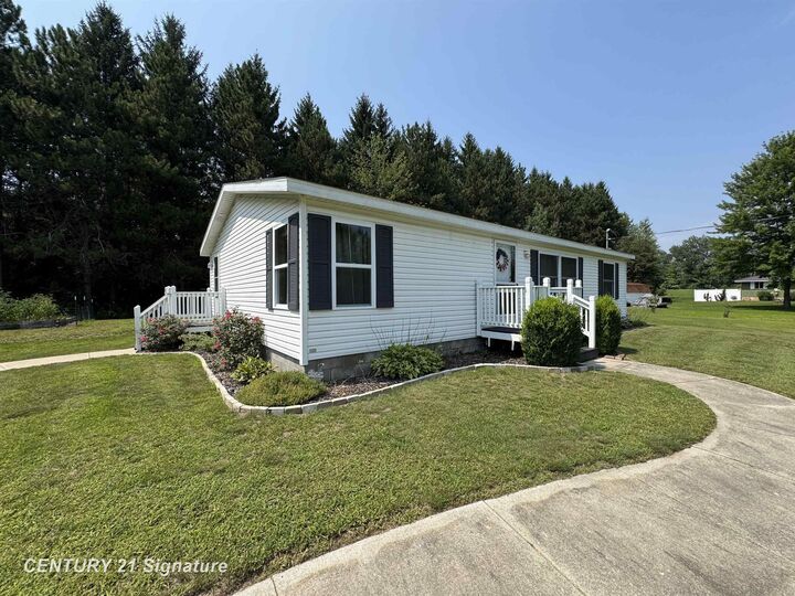 Property Photo:  5477 S Townline Road  MI 48659 