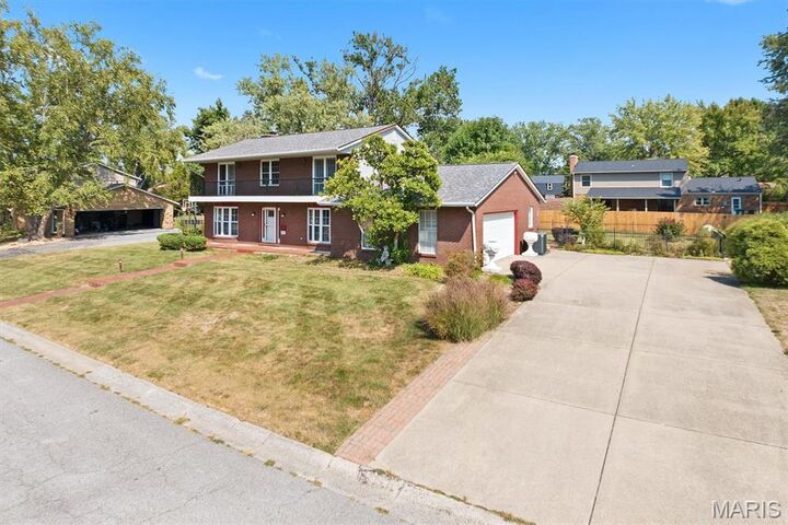 Property Photo:  10 Ravenwood Circle  IL 62269 