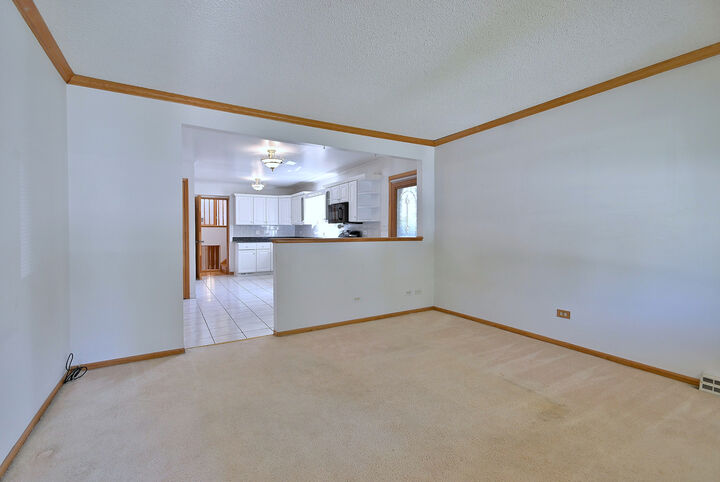 Property Photo: 2247 Elm Street IL 60171