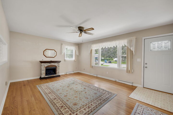 Property Photo:  1847 Sunnyside Avenue  IL 60901 