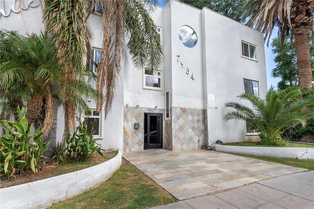 Property Photo:  7254 Vassar Ave 308  CA 91303 
