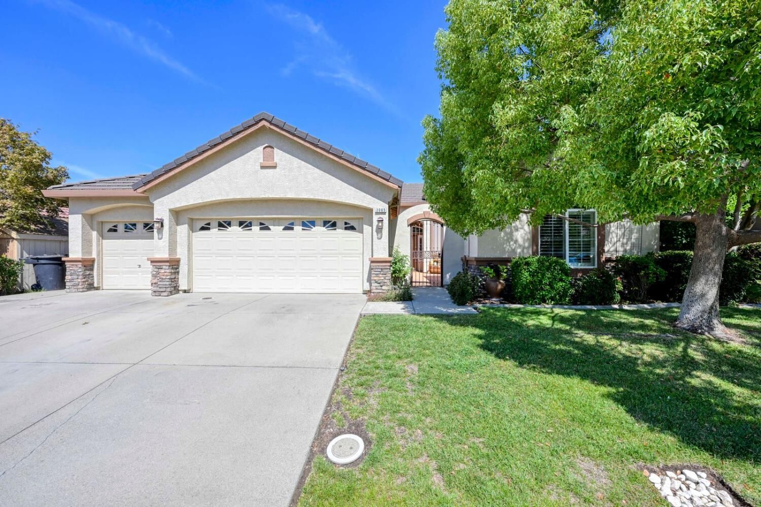 Property Photo:  2065 Shropshire  CA 95747 