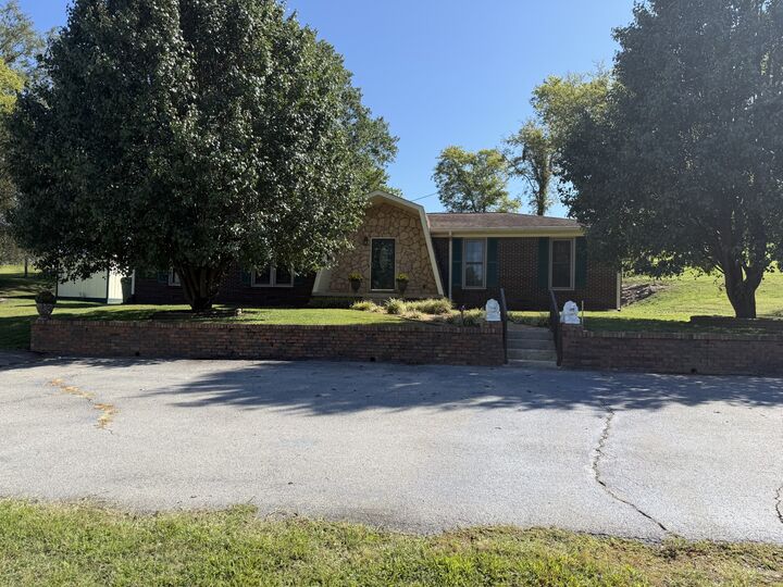 Property Photo:  125 Chicken Creek Rd  TN 38478 