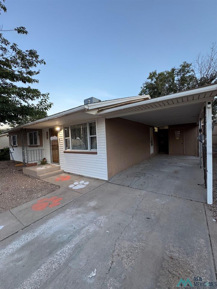Property Photo:  1505 W Bush Avenue  NM 88210 