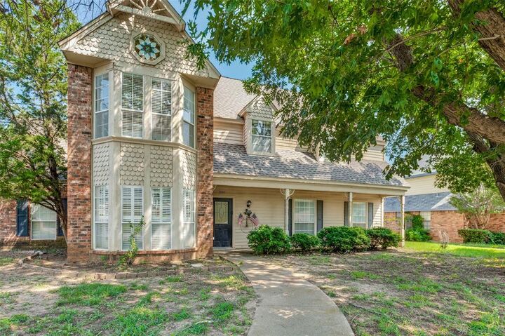 Property Photo: 2311 Fall River Drive TX 76006