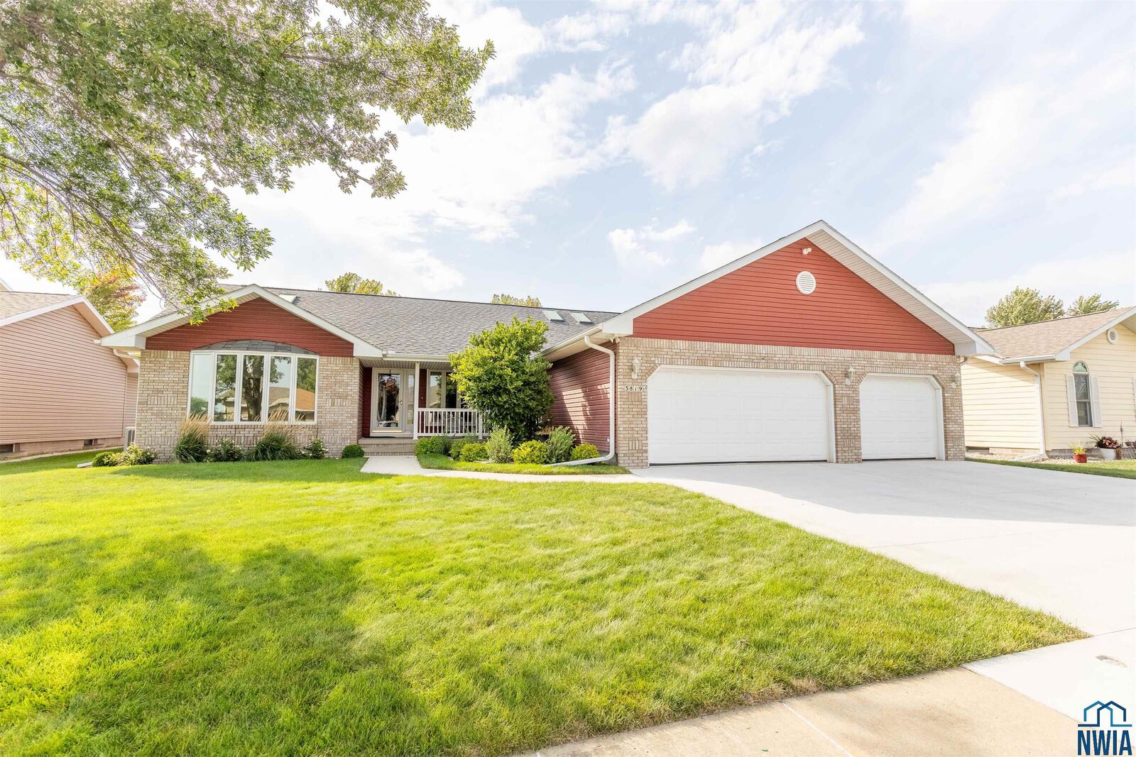 Property Photo:  3819 Crescent Lane  NE 68776 