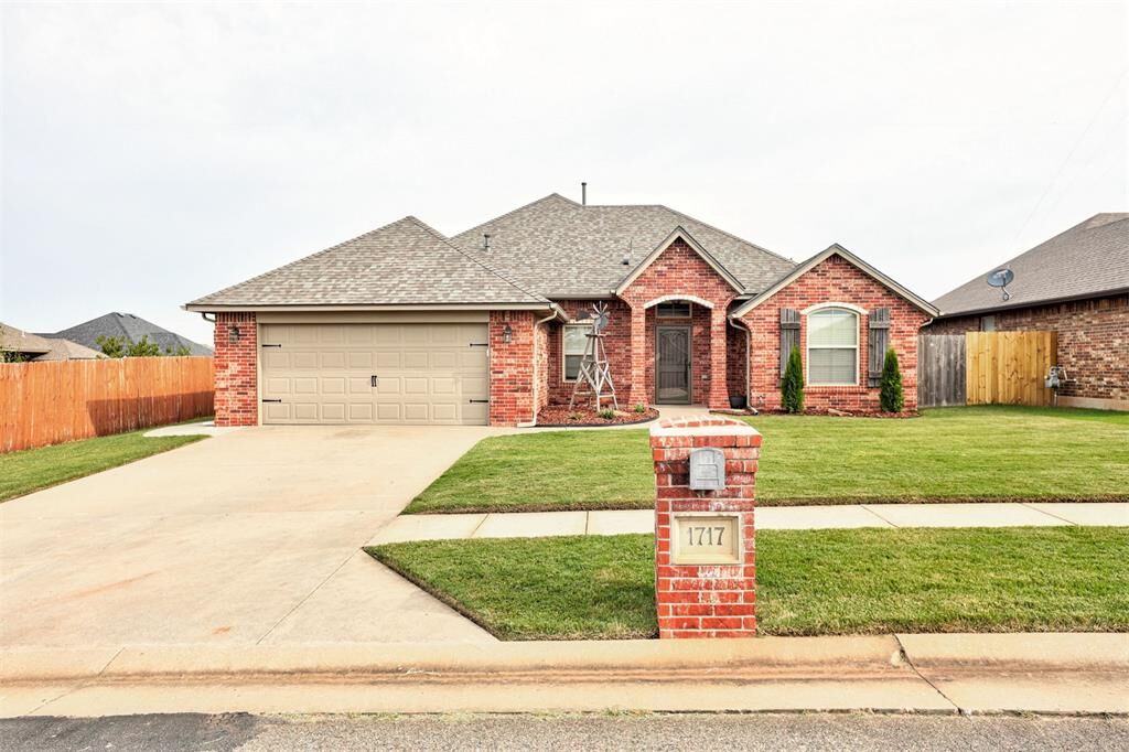 Property Photo:  1717 NE 31st Street  OK 73160 