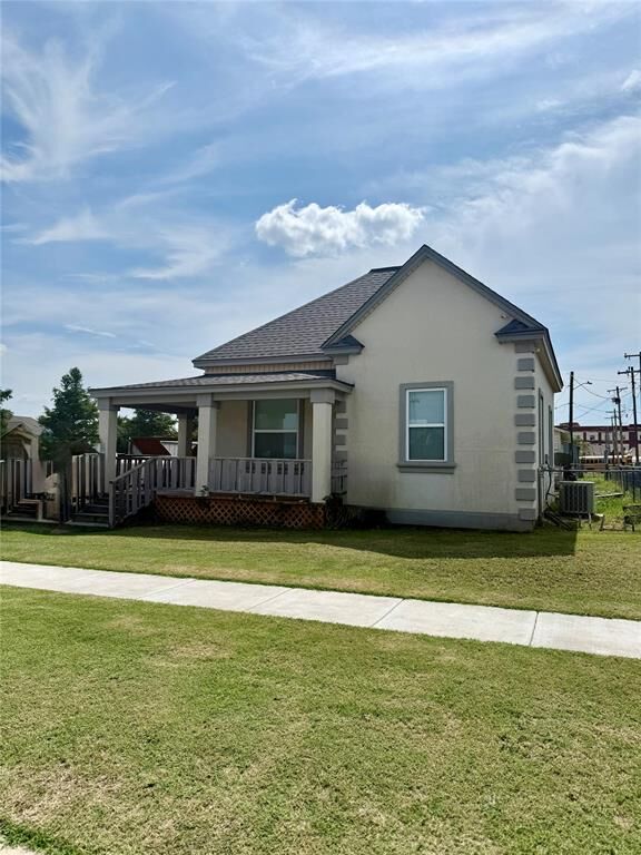 Property Photo:  407 W Wade Street  OK 73036 