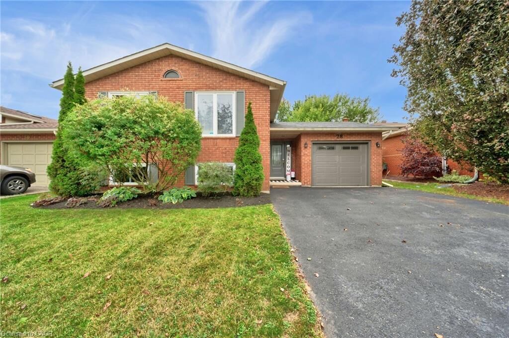 Property Photo: 28 Lynden Hill Crescent ON N3P 1R3