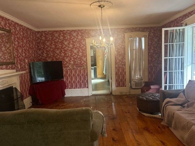 Property Photo:  46 Broad St  MA 01005 