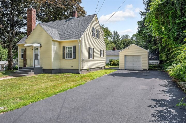 15 Junior Avenue  Methuen MA 01844 photo