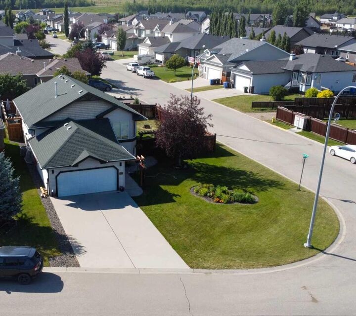 Photo de la propriété:  1112 2 Street NE  AB T0M 1X0 