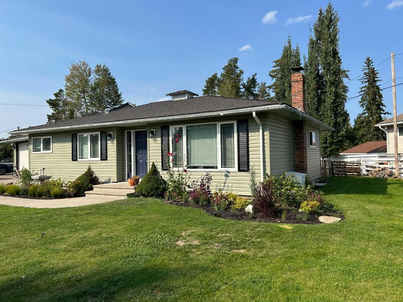 Property Photo:  30 Sandy Drive  AB T7S 1G9 