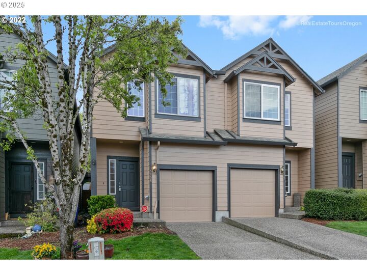 Property Photo:  5856 SE Woodland Dr  OR 97080 