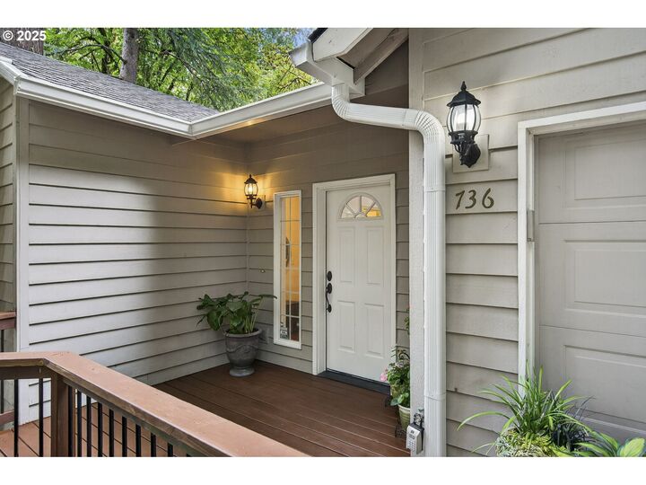Property Photo:  736 SW Burlingame Ter  OR 97239 