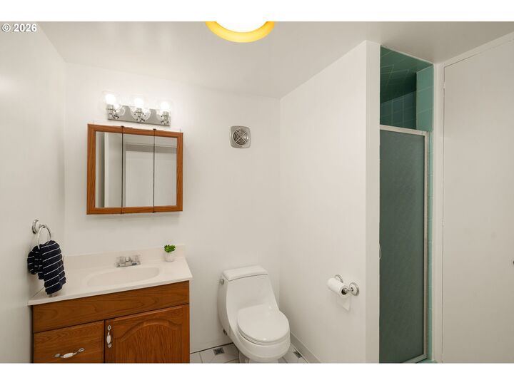 Property Photo:  3250 SW Donner Way Ct  OR 97239 
