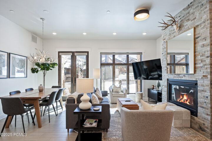 Property Photo:  3703 Blackstone Drive Unit 206  UT 84098 