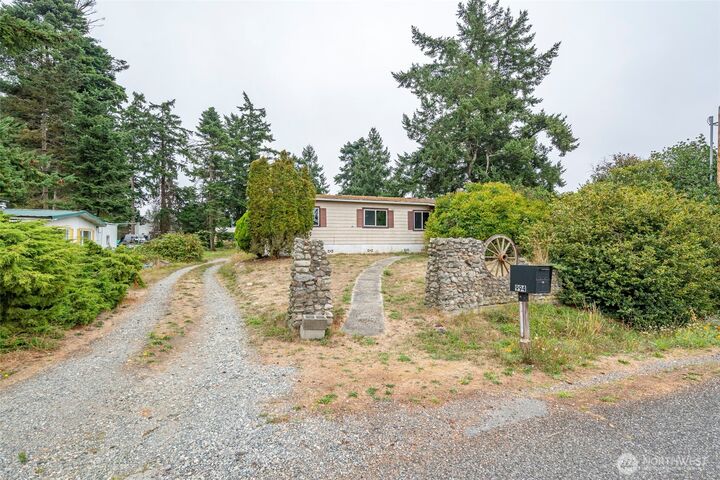 994  Diane Avenue  Oak Harbor WA 98277 photo