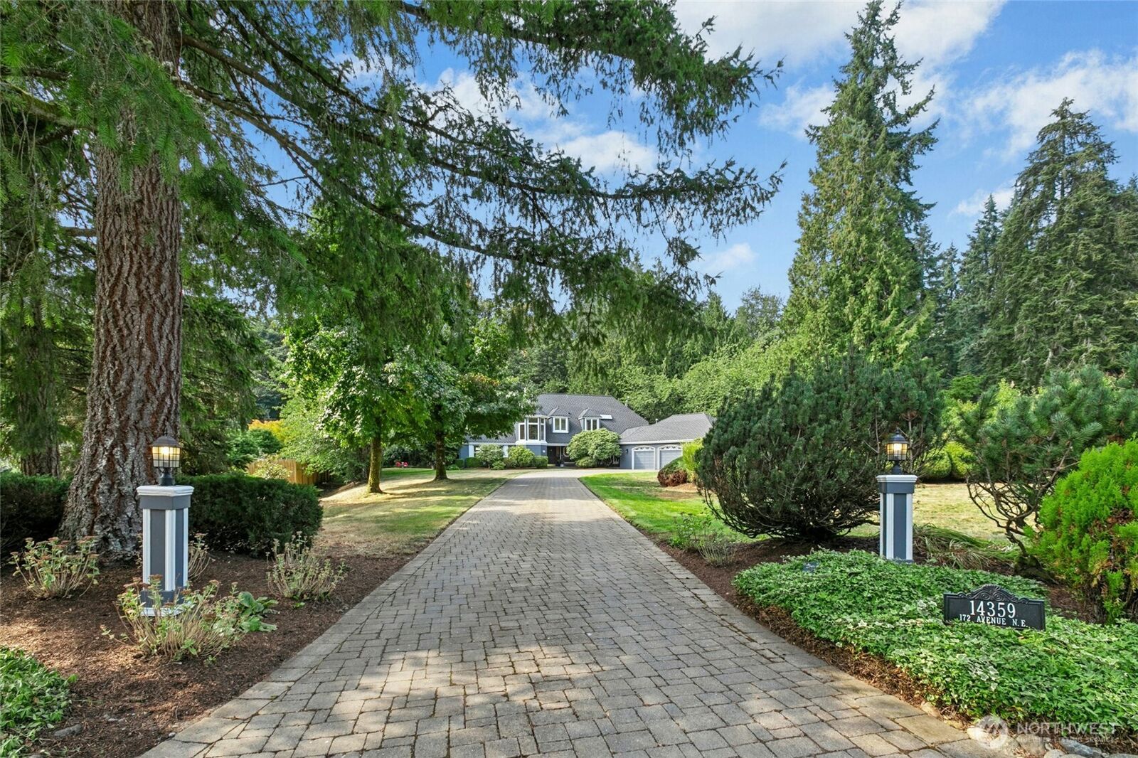 Property Photo:  14359  172nd Avenue NE  WA 98052 