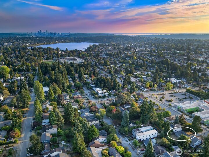 Property Photo: 9042 Wallingford Avenue N WA 98103