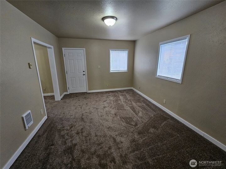 Property Photo:  329  24th Street  WA 98632 