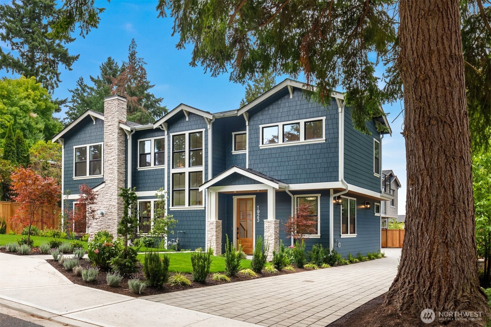 Property Photo:  1923  3rd Street  WA 98033 