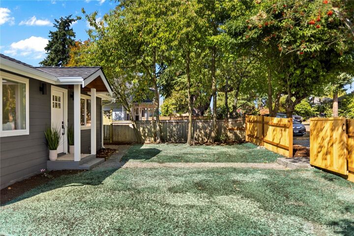 Property Photo: 9739 Evanston Avenue N WA 98103
